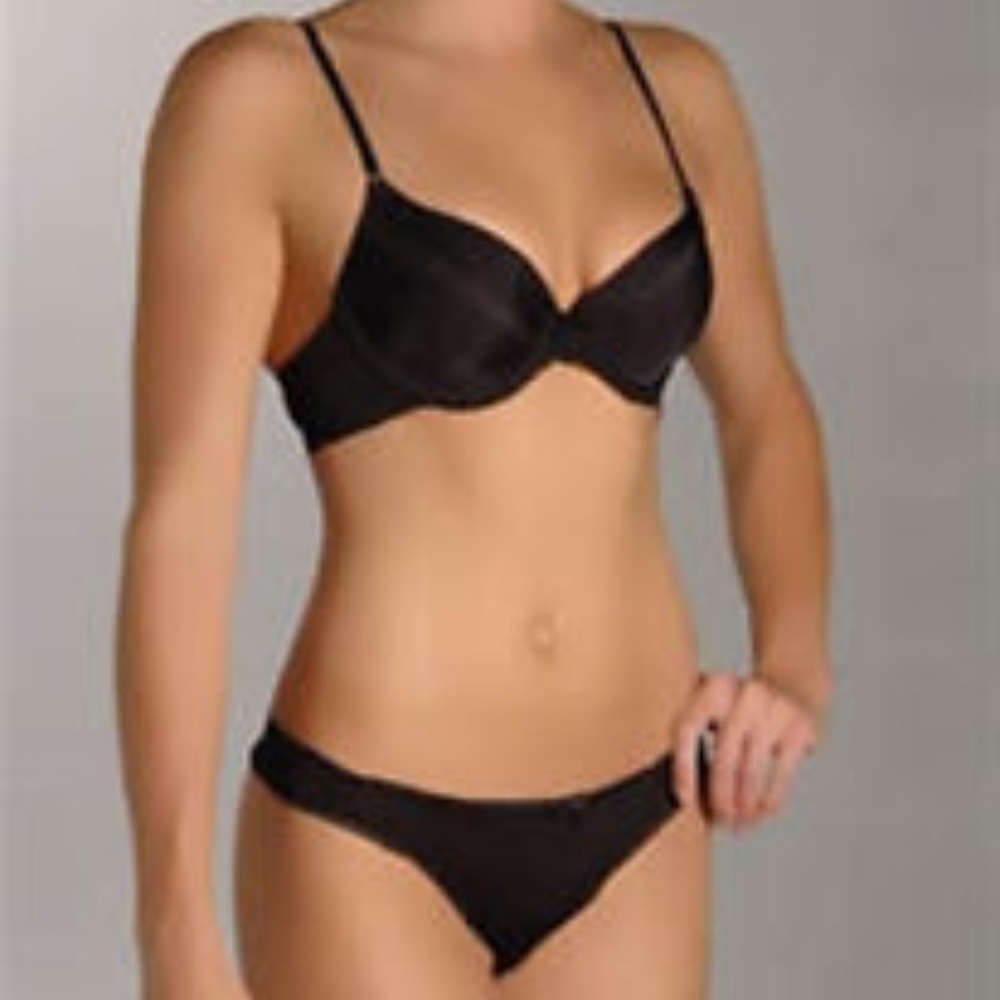 NWT Elle Macpherson E72-787 Union Contour Bra BLK